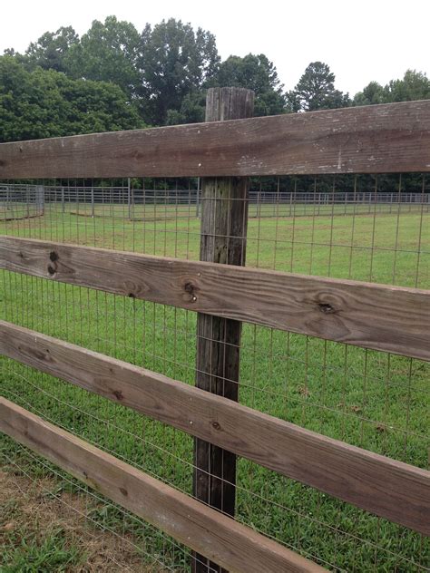 Wood and wire fence Backyard Herb Garden, Backyard Fences, Garden Fencing, Farm Fence Diy ...