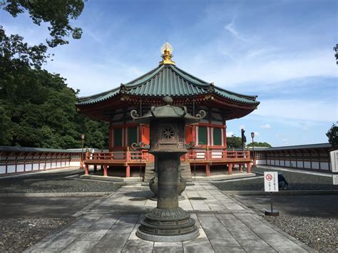catbird in japan | the land of temples and what-nots Catbird, Kamakura, Temples, Gazebo, Outdoor ...