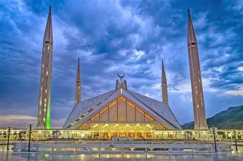 مسجد شاه فيصل يقع في إسلام آباد Shah Faisal mosque in Islamabad : r ...