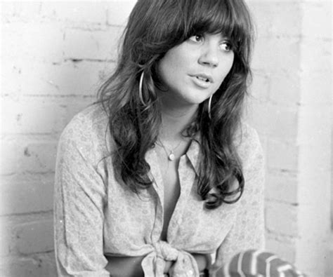 Linda Ronstadt Biography - Childhood, Life Achievements & Timeline