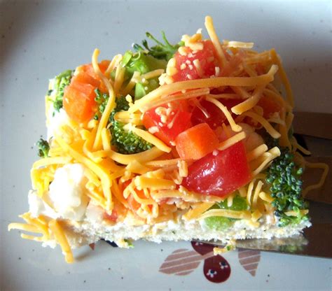 Shoregirl's Creations: Vegetable Pizza and Crust Recipe