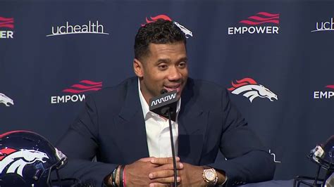 Broncos, Russell Wilson agree to five-year, $245 million contract extension