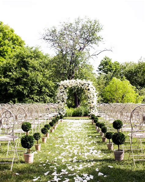 This Blue-and-White Wedding in Connecticut Was Inspired by a China Pattern | Outdoor wedding ...