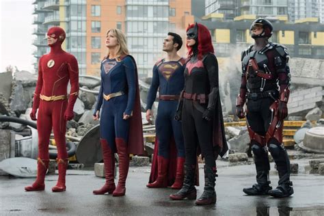 Supergirl Review: Crisis on Infinite Earths: Part One | Tell-Tale TV