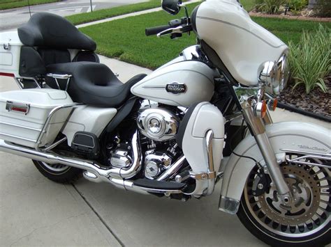 Harley-Davidson : Touring Harley-Davidson 2013 White FLHTCU Ultra Classic Motorcycle | Classic ...