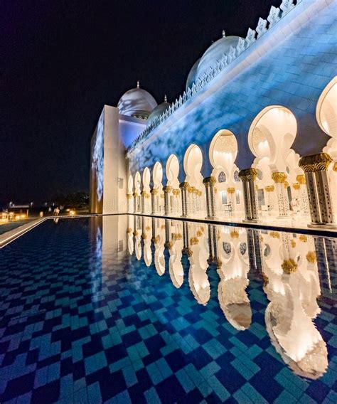 The Sheikh Zayed Grand Mosque at Night, in Abu Dhabi, United Arab Emirates Stock Photo - Image ...