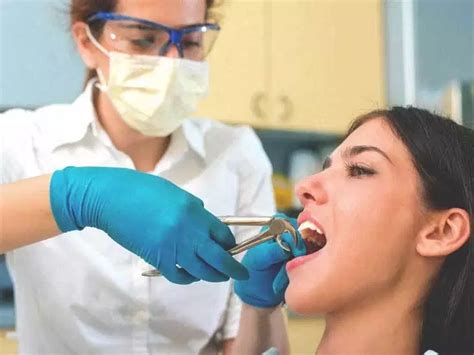 3 Home Care Tips After Tooth Extractions | Doctor Espo