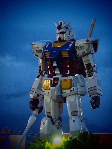 Ngee Khiong: 1/1 Gundam RX-78-2 Statue in Shizuoka New Images