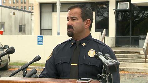 Lawrence police chief announces early retirement amid investigation