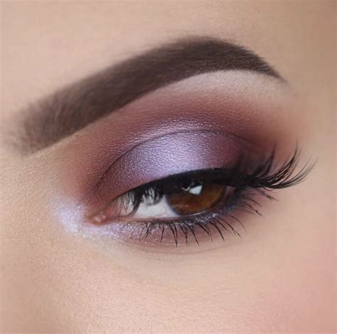 Best Makeup Ideas for Amber Eyes | Glaminati.Com | Amber eyes, Black eyeshadow, Eye makeup