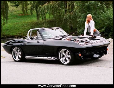 Corvette Girls Wallpaper - WallpaperSafari