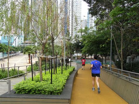 File:HK Ap Lei Chau Wind Tower Park 鴨脷洲風之谷公園 visitors 緩跑徑 Jogging track ...