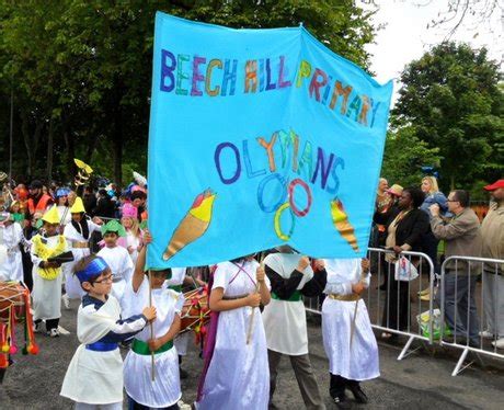 Luton Carnival - Luton Carnival - Procession - Heart Bedford