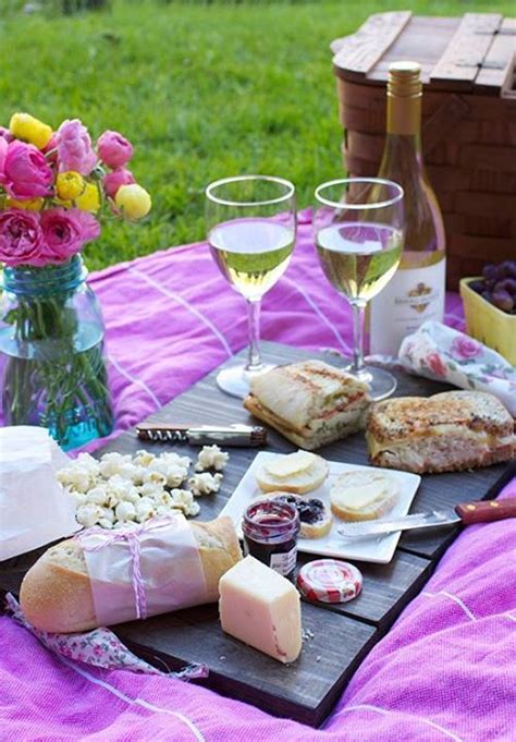 The 25+ best Romantic picnic food ideas on Pinterest | Picnic ideas, Picnic and Picnic date