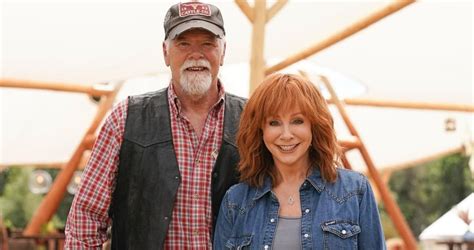 Reba McEntire Recalls Falling In Love With Boyfriend Rex Linn - Music ...