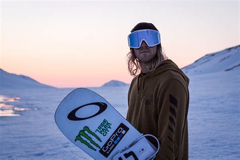 Sage Kotsenburg signs multi-year, head-to-toe contract with Oakley ...