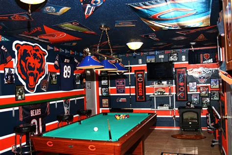 Chicago Bears themed billiard room! | Chicago bears man cave, Chicago bears room, Man cave home bar