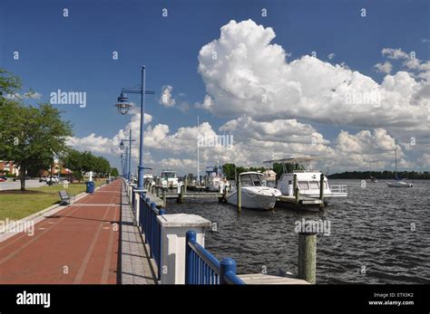 The Washington, NC waterfront Marina Stock Photo - Alamy