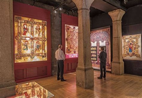 The Book of Kells and the Old Library Exhibition (Dublin, Ireland ...