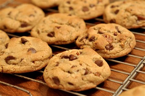 File:Chocolate Chip Cookies - kimberlykv.jpg - Wikimedia Commons