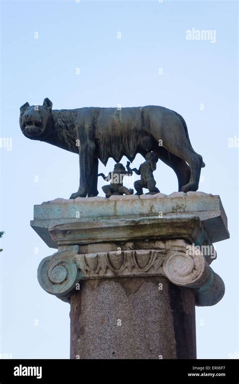 Rome statue romulus remus hi-res stock photography and images - Alamy