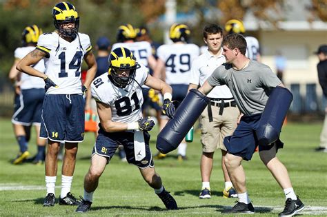 Michigan works Michael Barrett at WR; Nate Schoenle close to return ...