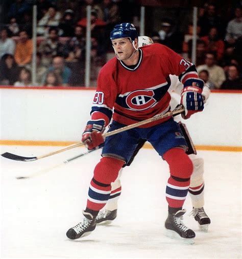 Chris Nilan : Échangé aux Rangers de New York le 27 janvier 1988 puis aux Bruins de Boston le 28 ...