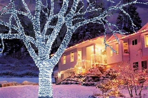 Are Exterior Christmas Lights Safe In the Rain And Snow? - Foknewschannel