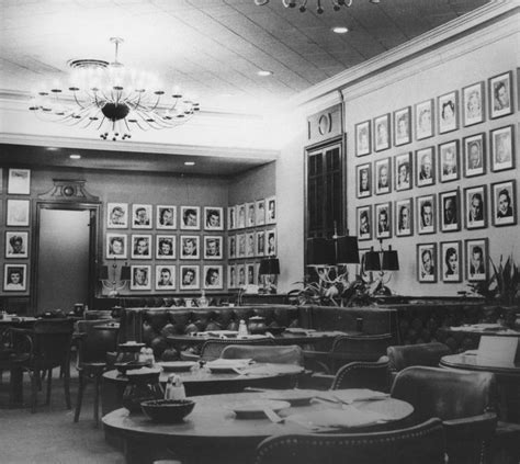 Interior Of The Brown Derby In Hollywood | Hollywood, Brown derby, Los angeles hollywood