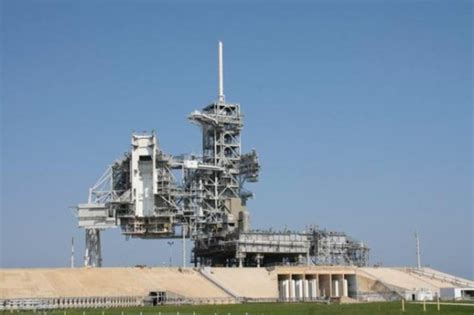 Kennedy Space Center allowing access to a NASA launch pad for the first ...