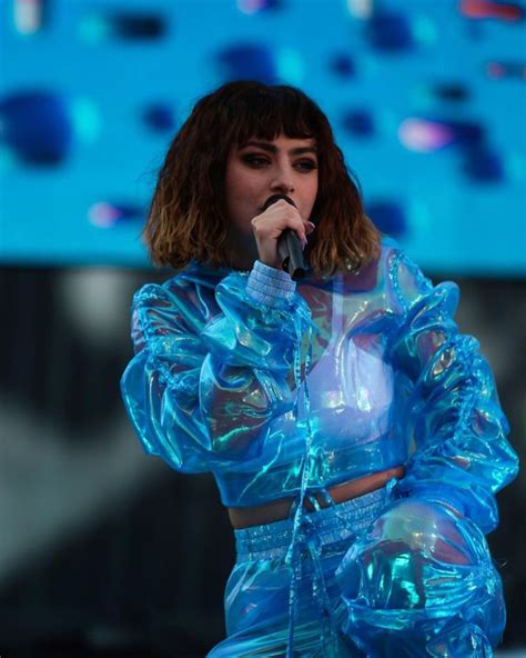 @charli_xcx performing in custom #laroxx for the #reputationtour ...