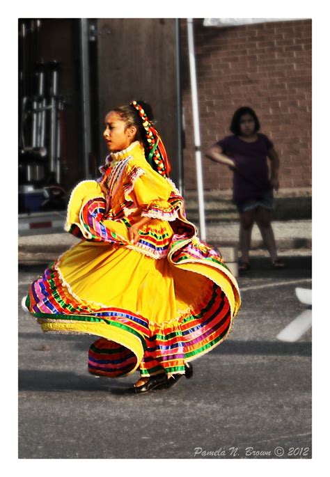 folklorico dancers | Ballet folklorico, Street artists, Lets dance