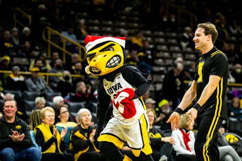 Iowa Hawkeyes: A history lesson, look at Iowa’s Mascot, Herky