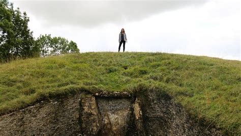 Julia Bradbury Best Walks With A View Cotswolds Cleeve Hill Walk