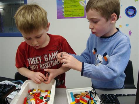 LEGO WeDO 009 | www.schooltechnology.org Elementary students… | Flickr