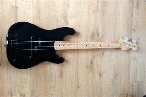 Roger Waters Fender Precision Bass Review