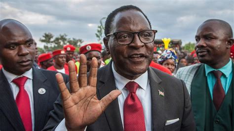 Malawian president dissolves cabinet, warning anti-graft chief of ...