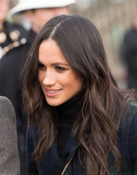 Meghan Markle With Wavy Hair | Brown straight hair, Meghan markle hair ...