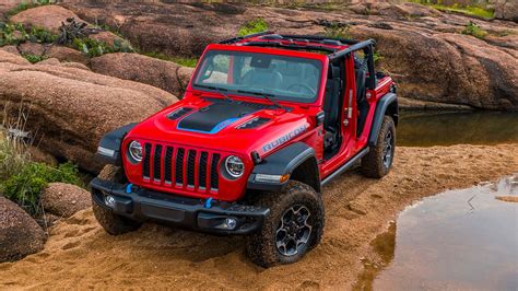 2021 Jeep Wrangler Rubicon 4xe: Features, Tires, and Options - Kelley ...