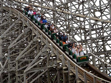 Viper Roller Coaster Photos, Six Flags Great America