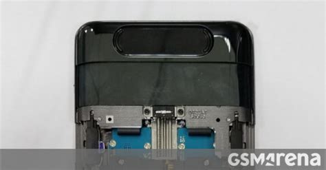 Video shows how the Samsung Galaxy A80 camera lifts and flips with just ...