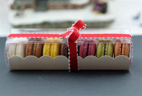 Signature French Macarons gift box | 7Marvels Cakes & Macarons