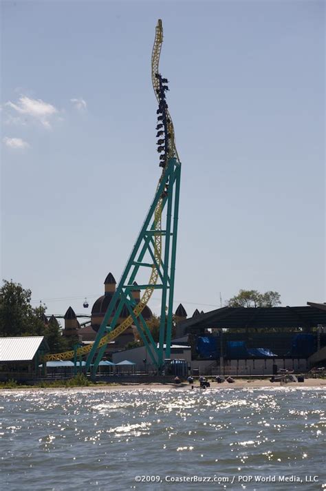 Wicked Twister photo from Cedar Point - CoasterBuzz