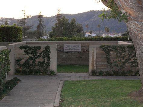 Stars graves in Forest Lawn Memorial Park in Glendale Lawn Stars ...