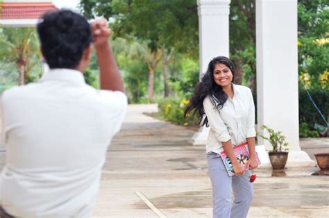 Uriyadi Movie Stills | Vijay Kumar | Henna Bella | Moviegalleri.net