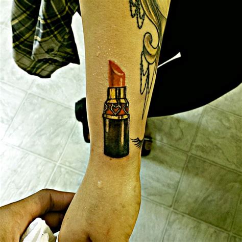 Adorable Lipstick Tattoos That'll Take Your Makeup Obsession to the ...