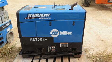 2014 MILLER TRAILBLAZER 325 EFI WELDER - Oahu Auctions