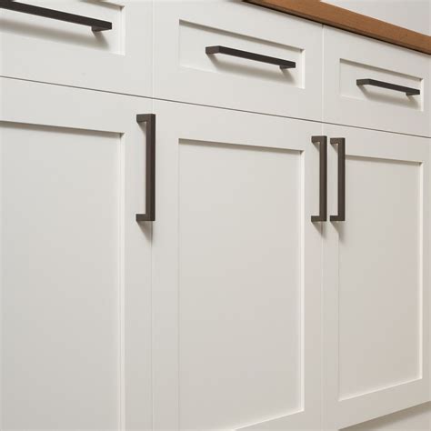 White Shaker Cabinets With Matte Black Hardware / White Kitchen ...