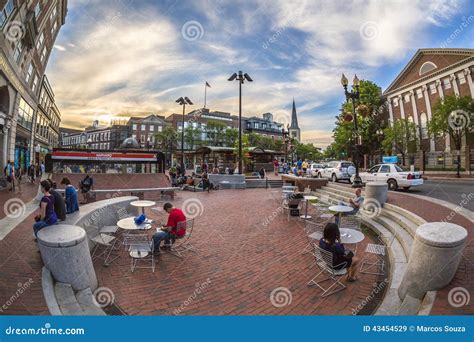 Harvard Square in Cambridge, MA, USA Editorial Stock Image - Image of cambridge, sightseeing ...