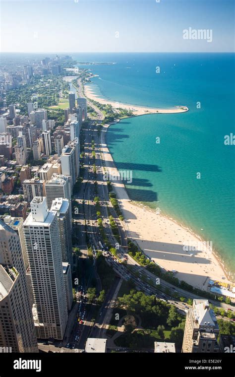 Chicago skyline aerial hi-res stock photography and images - Alamy
